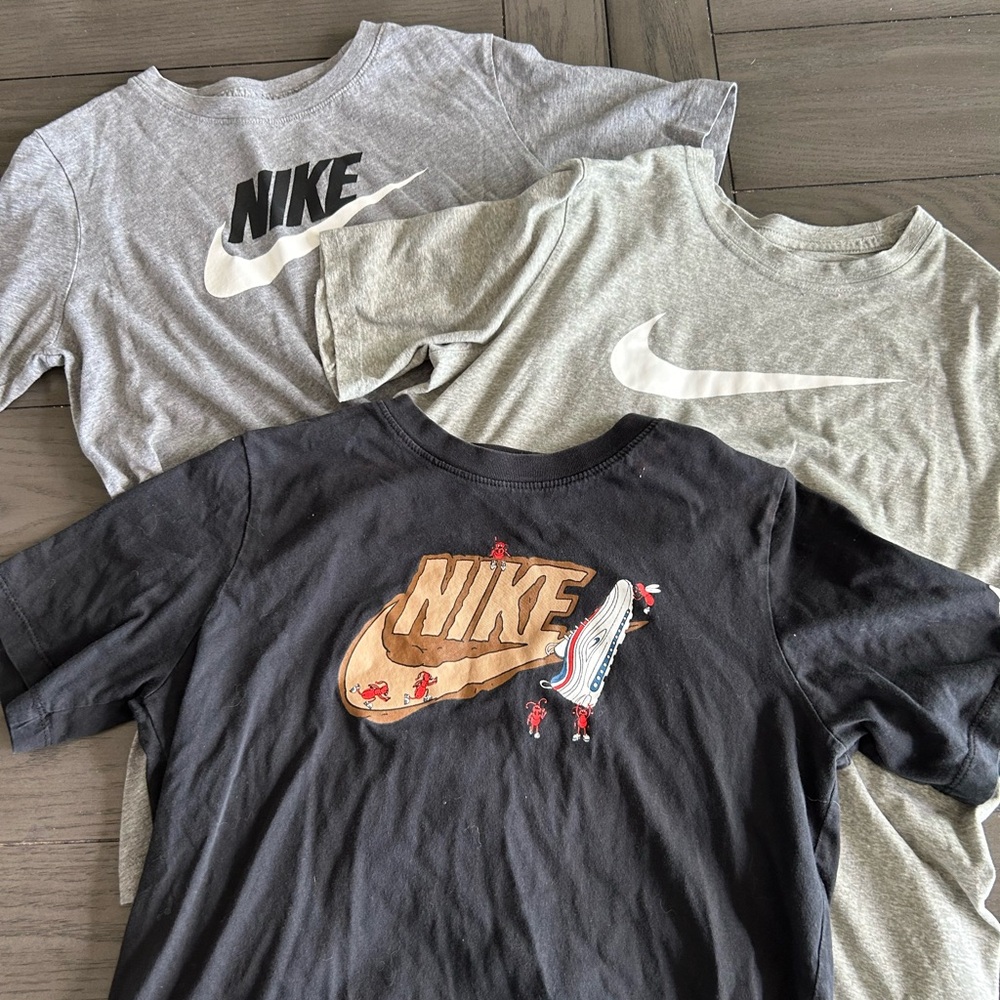 Nike Gray and Black Short Sleeve Tees Casual Athletic Wear